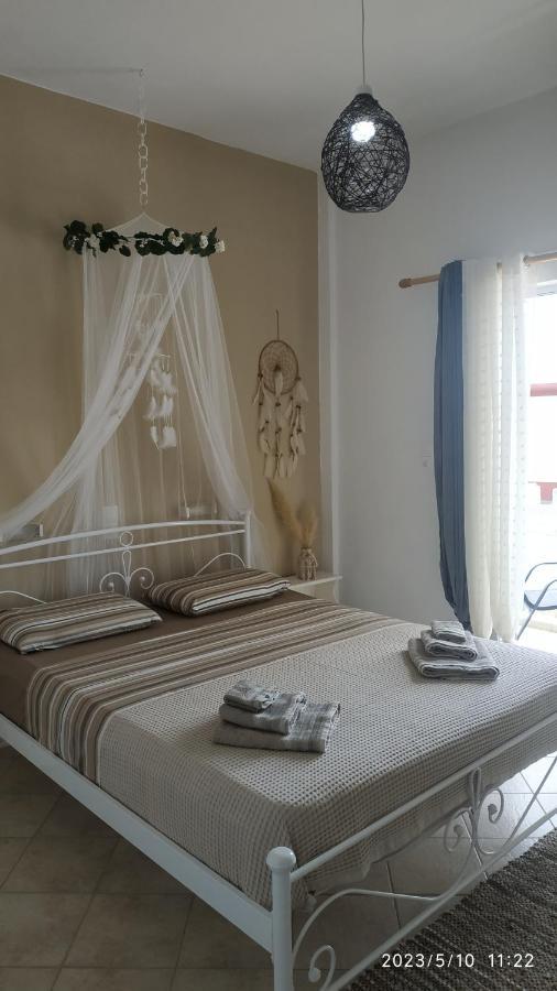 Meltemi Apartments Agia Marina  外观 照片