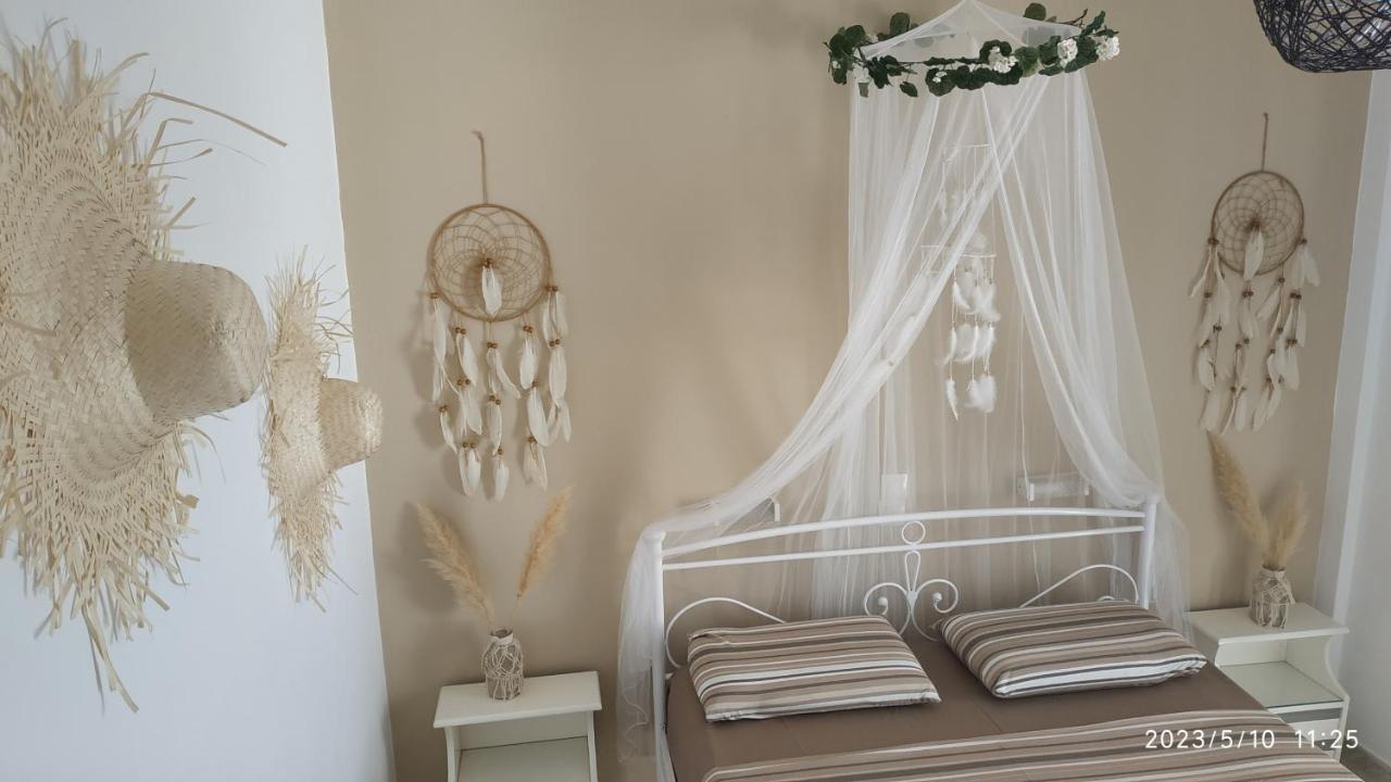 Meltemi Apartments Agia Marina  外观 照片